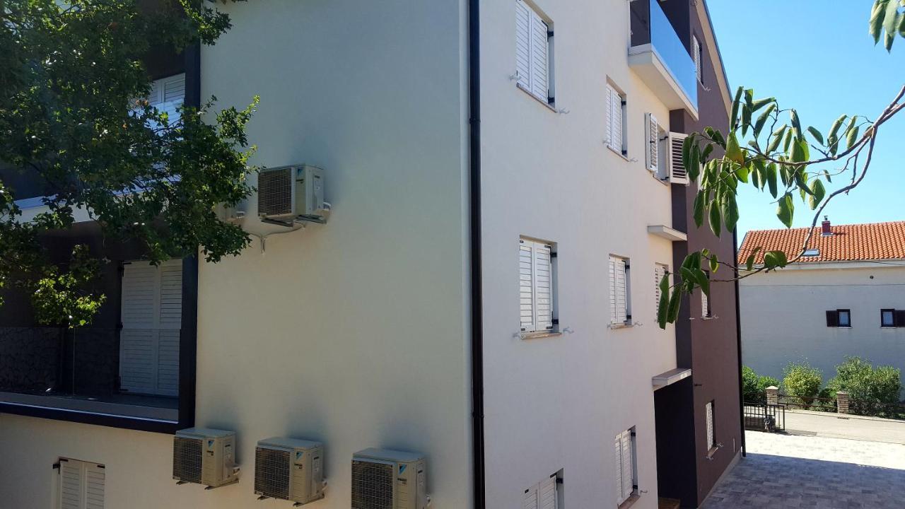 Apartmani Avis Selce Exterior photo